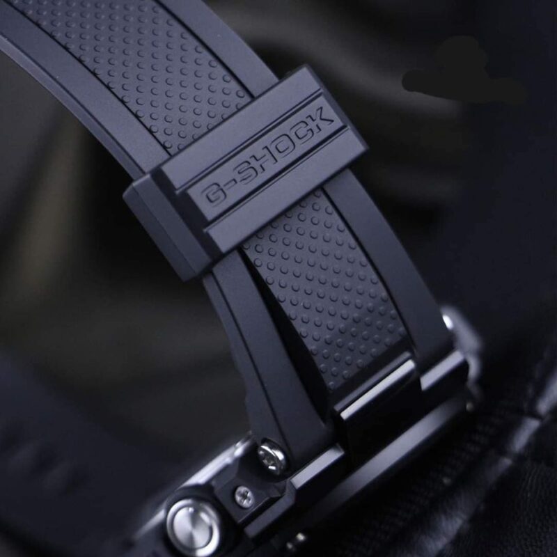  GST-B100B-1A4 sở hữu màu sắc mới nhất của phiên bản G-Shock G-STEEL