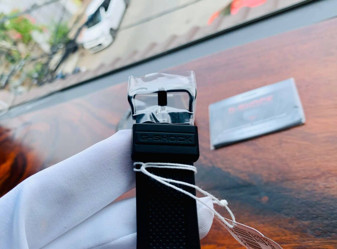  GST-B100B-1A4 sở hữu màu sắc mới nhất của phiên bản G-Shock G-STEEL