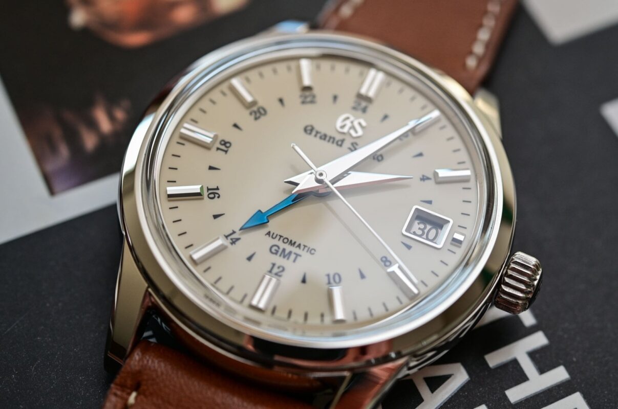 Đồng hồ nam Grand Seiko Automatic GMT Cream Dial SBGM221