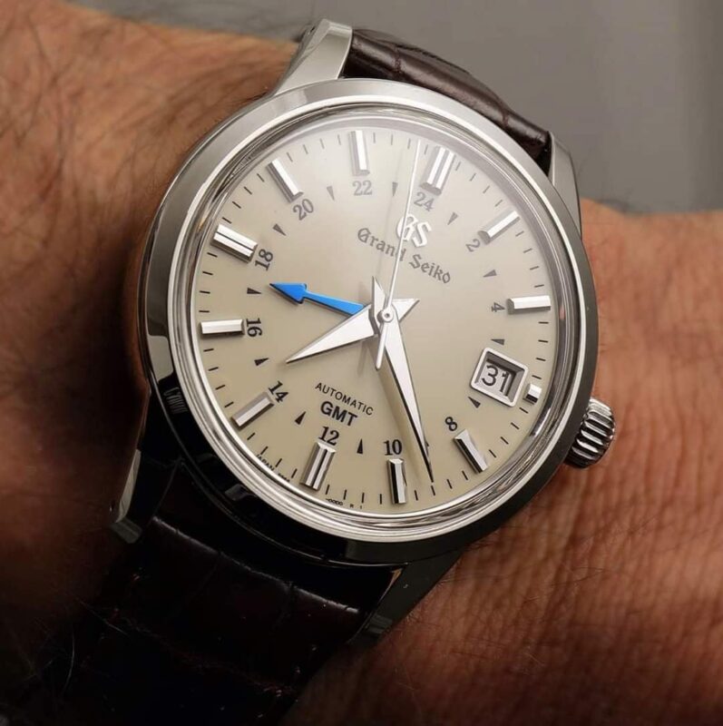 Đồng hồ nam Grand Seiko Automatic GMT Cream Dial SBGM221