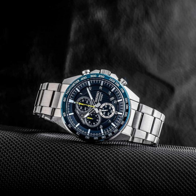 Đồng hồ nam Seiko Chronograph SSB321P1 Nam tính, mạnh mẽ