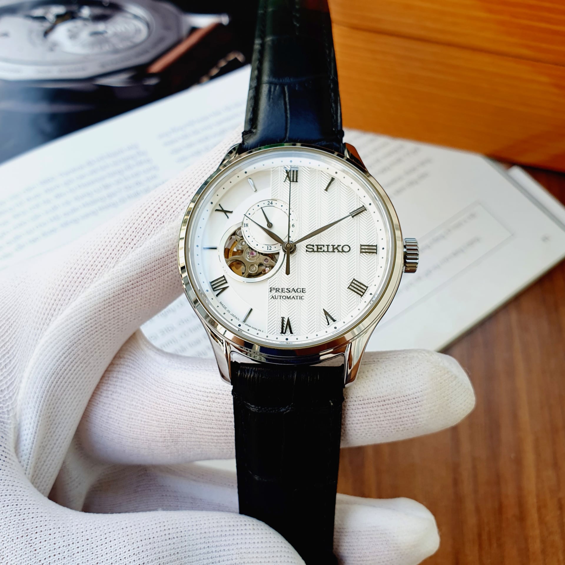 Đồng hồ nam Seiko Presage Open Heart 2018 White Leather - SSA379J1 Chàng  hoàng tử trắng đẳng cấp cho anh em - Benwatchs chuyên cung cấp đồng hồ  chính hãng giá tốt