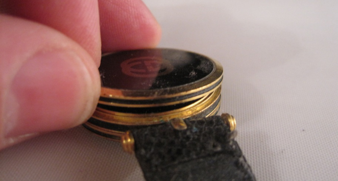 Vỏ đồng hồ Gucci